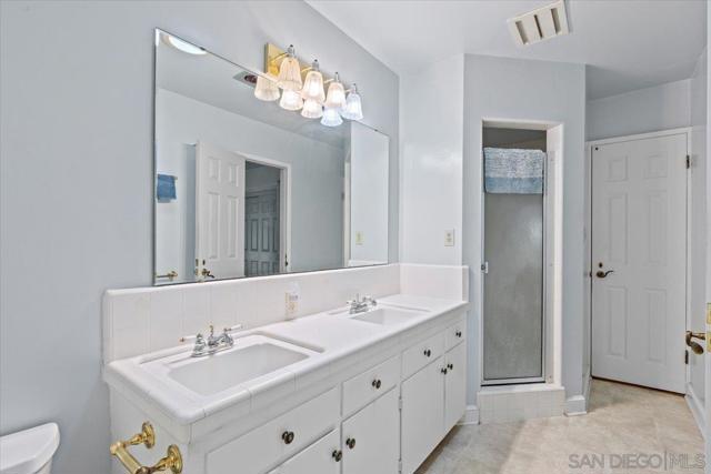 3335 Fenelon St, San Diego CA: https://media.crmls.org/mediaz/bbef05b7-4af8-482b-ac1c-6dc93caf6021.jpg