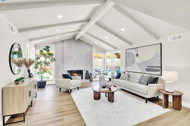 3613 perada dr, Walnut Creek CA: https://media.crmls.org/mediaz/bbef19d4-189d-4daa-b902-89207cafe50f.jpg