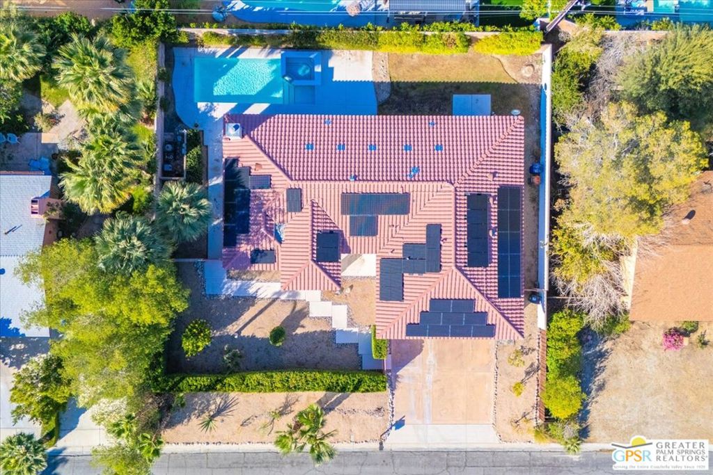 https://media.crmls.org/mediaz/bbef2119-6505-4602-a157-bd2bd5f800ac.jpg?preset=X-Large