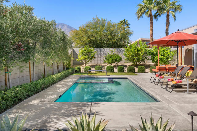 1069 Azure Court, Palm Springs CA: https://media.crmls.org/mediaz/bbefc399-e3b7-4cc6-88d7-6666551f1ed5.jpg