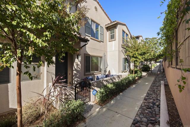 7508 EAGLE Drive, Santee CA: https://media.crmls.org/mediaz/bbeff5a7-296e-4e1e-a0b9-142a7caa7328.jpg