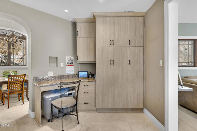9999 Wornom Avenue, Sunland CA: https://media.crmls.org/mediaz/bbf06408-214c-401c-b53a-03671d3fea92.jpg