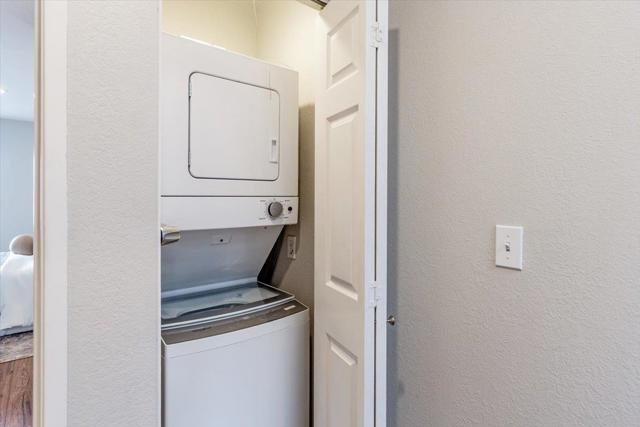 2409 Park Boulevard, Palo Alto CA: https://media.crmls.org/mediaz/bbf0673f-0ebe-4018-8c0b-5037d6b1d230.jpg