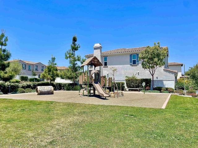 Detail Gallery Image 28 of 34 For 4203 Calle Del Vista, Oceanside,  CA 92057 - 4 Beds | 3 Baths