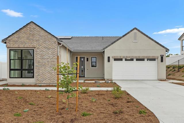 1219 Stonemark place, Vista CA: https://media.crmls.org/mediaz/bbf0b0f9-dc27-4b87-8726-e2c30a4aad8d.jpg
