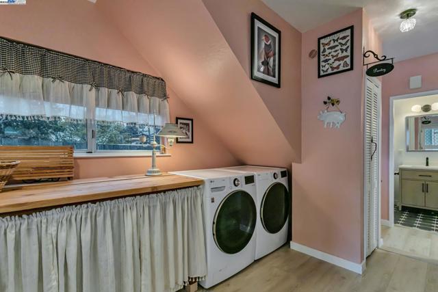 2019 E St, Hayward CA: https://media.crmls.org/mediaz/bbf1fad7-8e1c-4b56-b24c-811f58540600.jpg