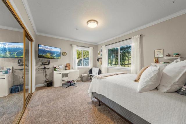 25400 Radonich Road, Los Gatos CA: https://media.crmls.org/mediaz/bbf252c2-3400-4250-9699-5d62049e0f88.jpg