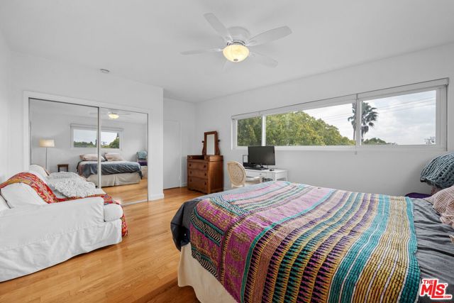 1225 Washington Avenue, Santa Monica CA: https://media.crmls.org/mediaz/bbf3114a-7eef-489d-9dd8-a2d06b3b844c.jpg