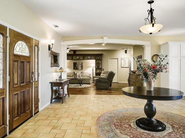 31755 Rancho Vista Road, Temecula CA: https://media.crmls.org/mediaz/bbf3e545-efa4-4320-9586-9b87e6408097.jpg