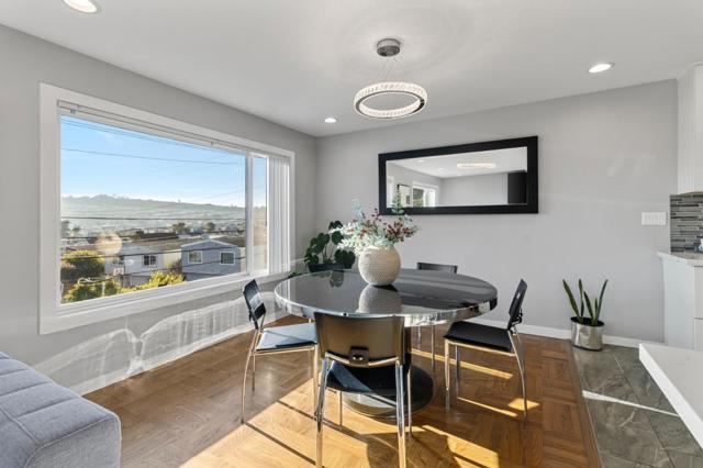 257 San Fernando Way, Daly City CA: https://media.crmls.org/mediaz/bbf53c71-7bdd-453f-83b6-014e7551da1e.jpg