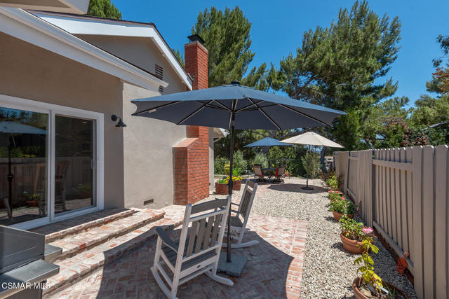 364 Longwood Court, Thousand Oaks CA: https://media.crmls.org/mediaz/bbf54bac-835c-4a13-9edc-a01c9838056e.jpg