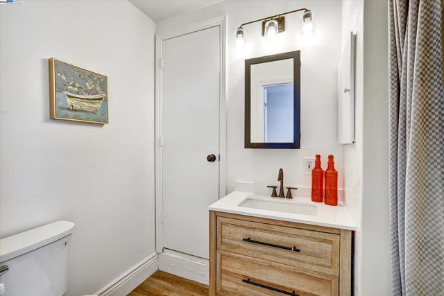 33039 Palmetto Dr, Union City CA: https://media.crmls.org/mediaz/bbf5a329-7637-47f7-80bb-d94481f8d0b7.jpg