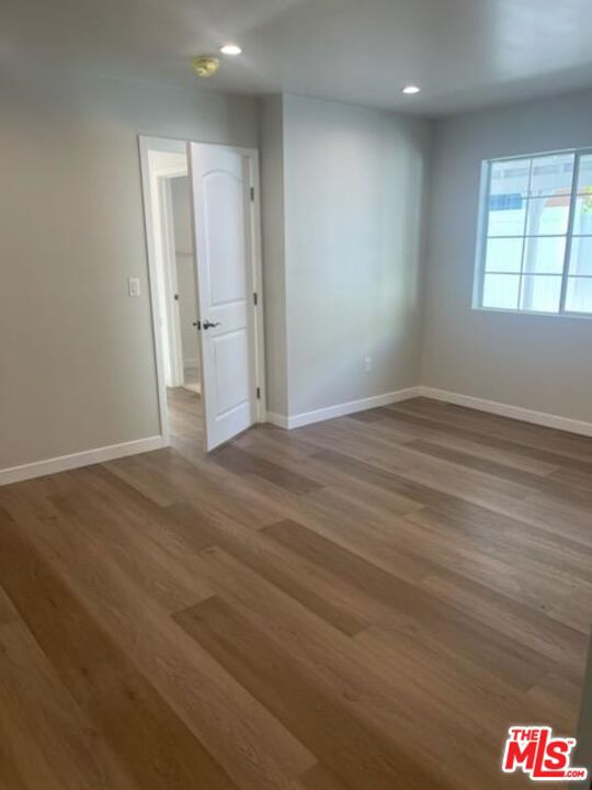 4522 Mammoth Avenue, Sherman Oaks CA: https://media.crmls.org/mediaz/bbf5d678-40e1-4ef2-9f93-7303e09cc9a1.jpg