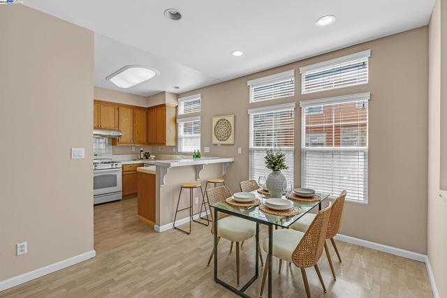 3463 Ellery Cmn, Fremont CA: https://media.crmls.org/mediaz/bbf5f382-0ea4-4a19-8551-3a2dbafbd5e6.jpg