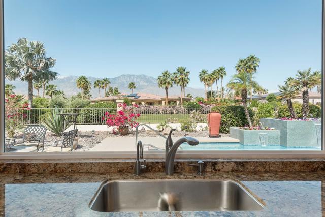 35010 Vista Del Ladero, Rancho Mirage CA: https://media.crmls.org/mediaz/bbf61544-04f8-4815-9278-8272cd41fd77.jpg