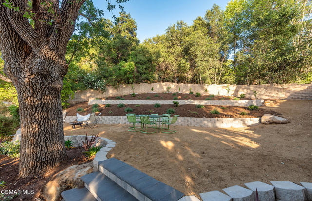 31652 Blue Meadow Lane, Westlake Village CA: https://media.crmls.org/mediaz/bbf6355b-1ac2-4321-b1af-f18976d522d5.jpg