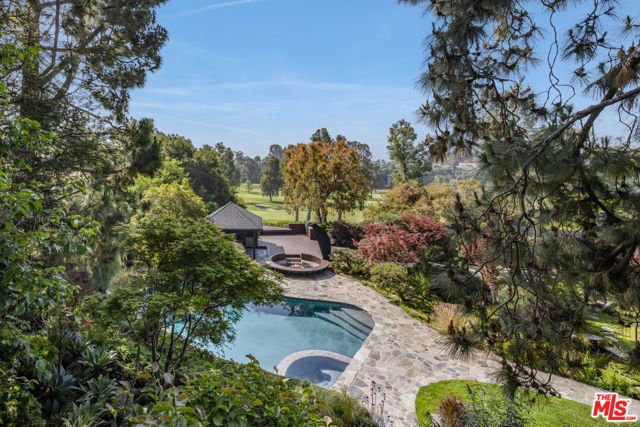 900 Napoli Drive, Pacific Palisades CA: https://media.crmls.org/mediaz/bbf6396a-2096-4faa-95c8-794aa4a722b1.jpg