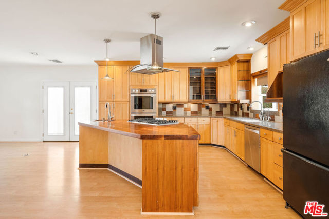 3 Bed Home for Sale in Burbank, California