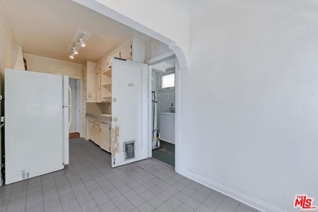 2461 McCready Avenue, Los Angeles CA: https://media.crmls.org/mediaz/bbf6f363-f19b-4933-bc5c-b21d22e17fd1.jpg