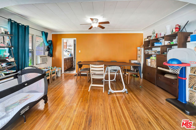 4112 Tracy Street, Los Angeles CA: https://media.crmls.org/mediaz/bbf746e7-d44b-4403-b7bb-0725bd994960.jpg