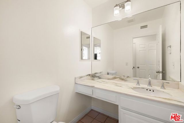 502 San Vicente Boulevard, 105 photo 7