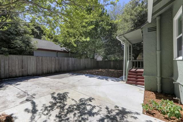 19 S Delaware Street, San Mateo CA: https://media.crmls.org/mediaz/bbf82f53-5140-428c-aada-cbf913f0c34e.jpg