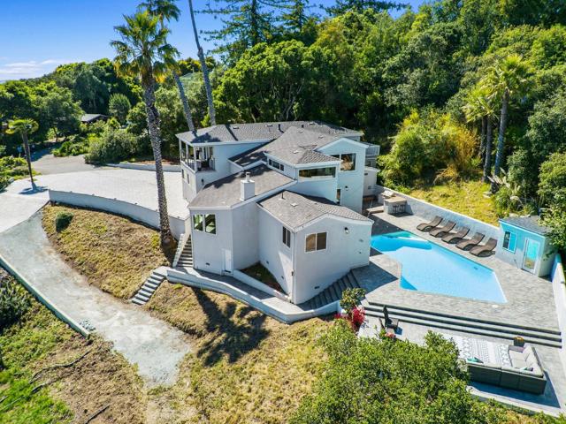 532 Moonrise Lane, Aptos CA: https://media.crmls.org/mediaz/bbf8a7ff-6b70-495d-897c-f21dfde80a5e.jpg
