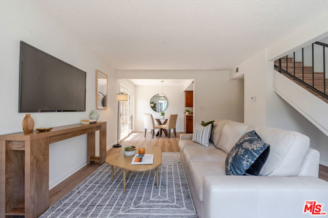 2404 Gates Avenue, Redondo Beach CA: https://media.crmls.org/mediaz/bbf8c146-d003-44ec-9e1b-b04b809a5b7f.jpg