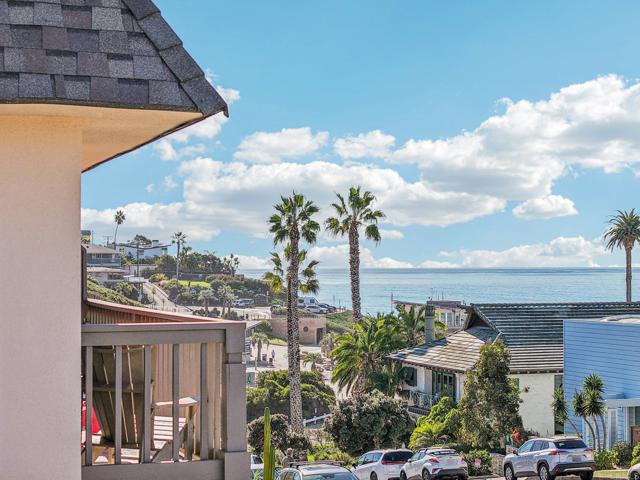 Detail Gallery Image 29 of 45 For 201 4th St a & B,  Encinitas,  CA 92024 - 5 Beds | 3/1 Baths