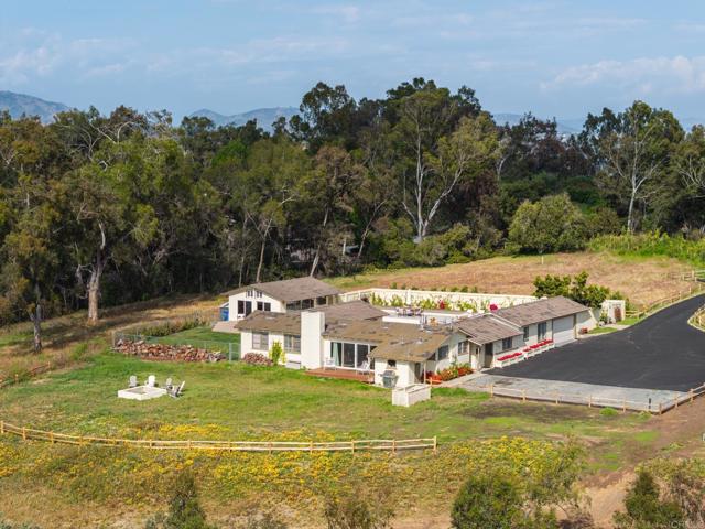 5306 Linea Del Cielo, Rancho Santa Fe CA: https://media.crmls.org/mediaz/bbfad8c4-6470-47ae-a85d-cc7721912ec5.jpg