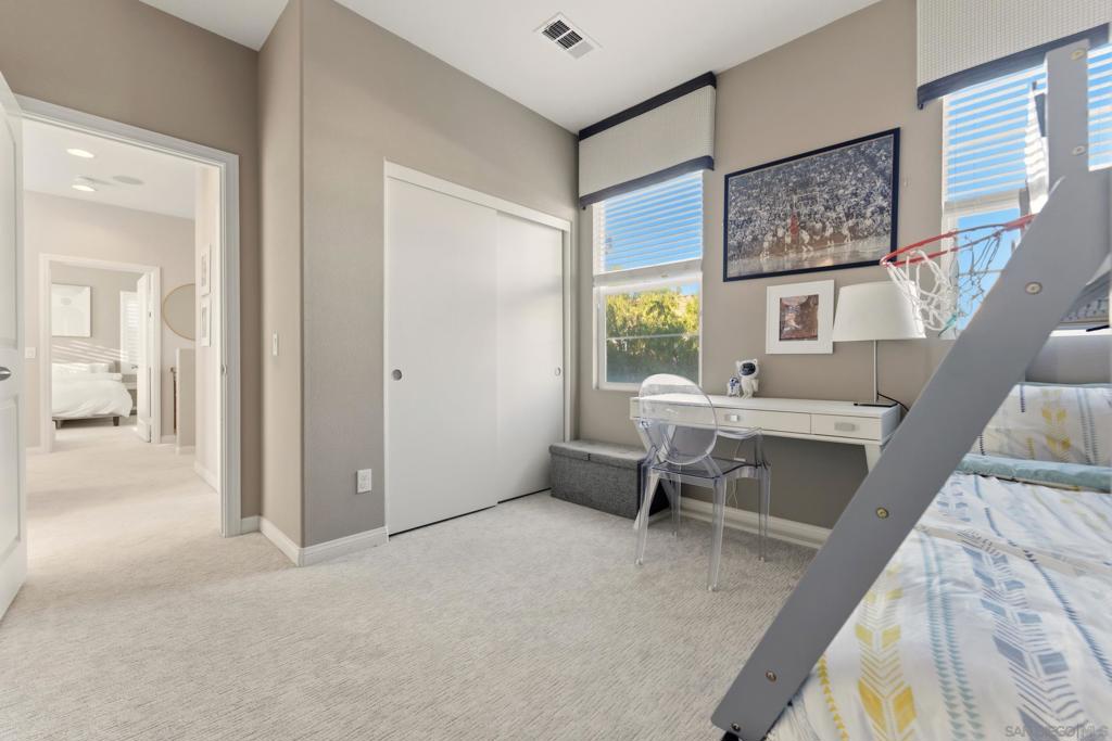 MLS #250045028SD image #27