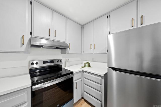10350 Caminito Cuervo, San Diego CA: https://media.crmls.org/mediaz/bbfb0dbb-15b1-4f86-8c86-2db817541a67.jpg