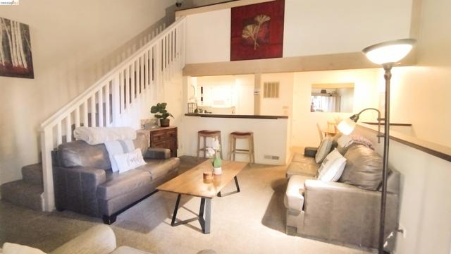 3535 Lake Tahoe Blvd, South Lake Tahoe CA: https://media.crmls.org/mediaz/bbfb6fc3-144d-4e70-b8cc-abe2d1496b8e.jpg