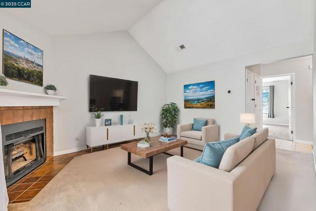 771 Center Ave, Martinez CA: https://media.crmls.org/mediaz/bbfbac43-1625-4983-b767-a17cf44a5ce9.jpg