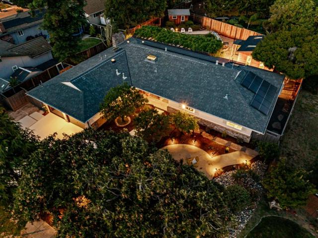 934 Hickory Way, Fremont CA: https://media.crmls.org/mediaz/bbfbcea0-01e0-4026-bcd9-81a56954a826.jpg