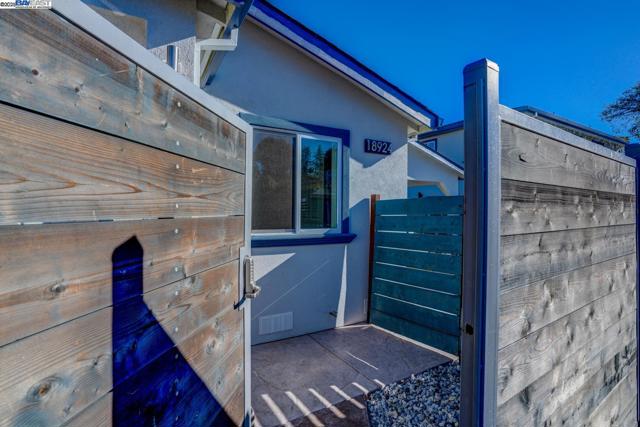 3254 Keith Ave, Castro Valley CA: https://media.crmls.org/mediaz/bbfc4429-0201-4ce0-9bbc-a04265bc07f6.jpg