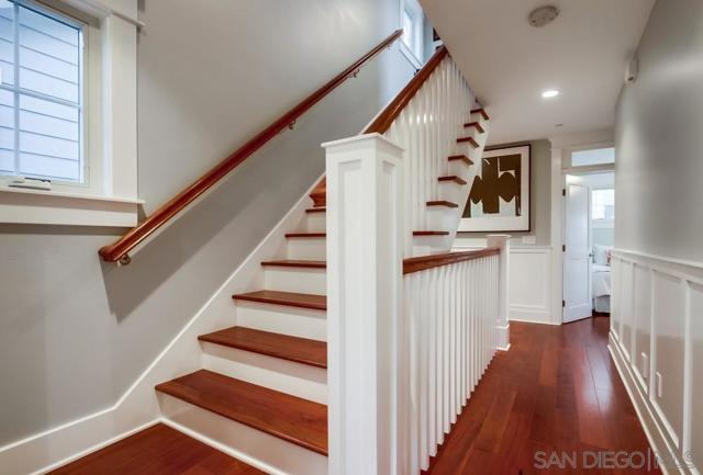 240 B Avenue, Coronado CA: https://media.crmls.org/mediaz/bbfc573d-b55d-4f2f-bdb9-25915f821500.jpg