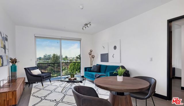 11036 Moorpark Street, Los Angeles CA: https://media.crmls.org/mediaz/bbfe2dc2-6853-4e60-b1da-1b720f1a6b81.jpg