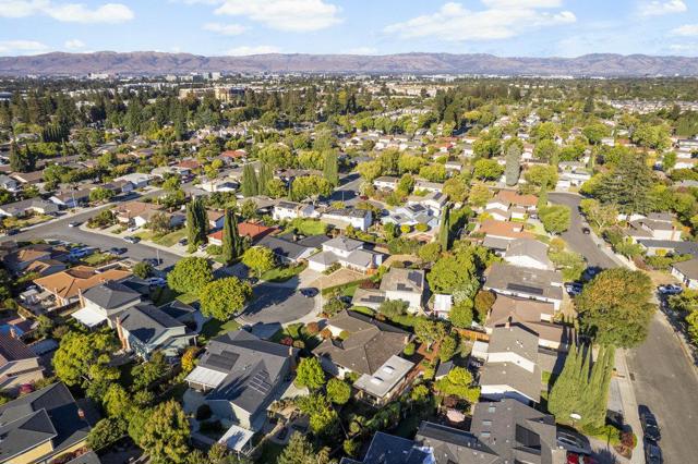 751 Silver Pine Court, Sunnyvale CA: https://media.crmls.org/mediaz/bbfe3a3f-0a88-4232-9fd4-325f2c2fe110.jpg