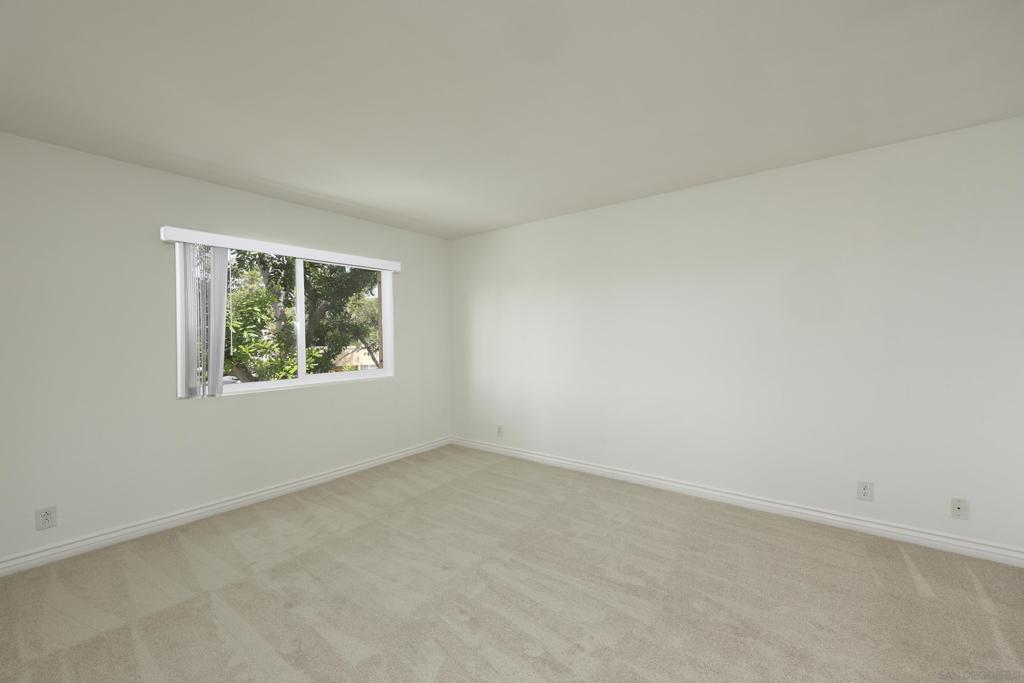 9949 Erma Rd - photo 20