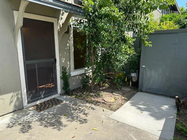 4685 Persimmon Place, San Jose CA: https://media.crmls.org/mediaz/bbfe76bc-85a1-4b3e-b2ac-695db7d0d7ea.jpg