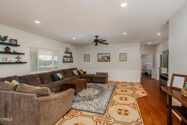 Detail Gallery Image 9 of 75 For 102 Anna Ln, Bakersfield,  CA 93308 - 7 Beds | 5 Baths