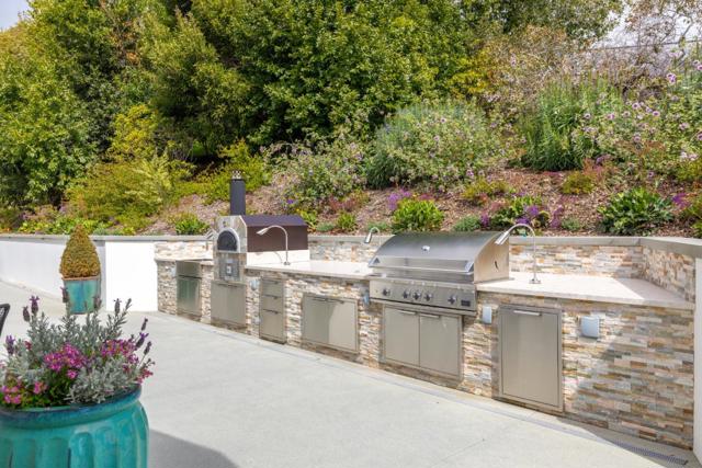 39 Hollins Drive, Santa Cruz CA: https://media.crmls.org/mediaz/bbff2d83-2447-43bb-8d87-07901435d2e2.jpg