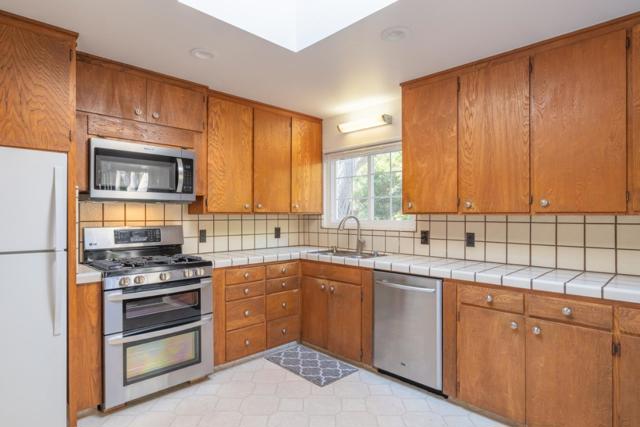 0 2 E of Torres Avenue, Carmel CA: https://media.crmls.org/mediaz/bbff5bba-24ac-4eef-9e60-81953072db15.jpg