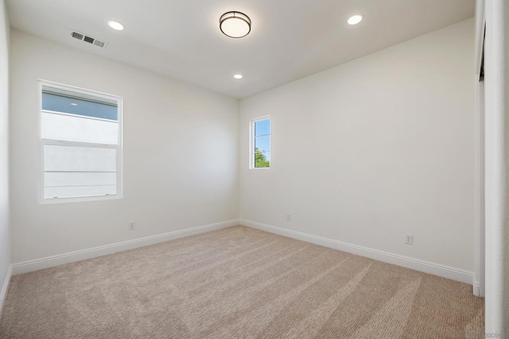 MLS #250033938SD img 24