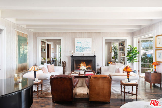 27540 Pacific Coast Highway, Malibu CA: https://media.crmls.org/mediaz/bbff95db-c556-4494-b1e3-6d89d89624b4.jpg