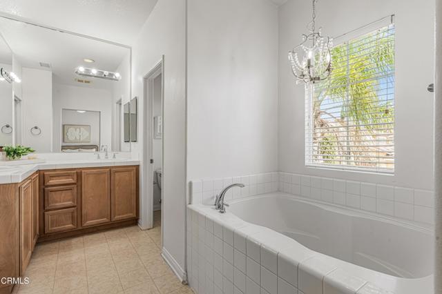 Detail Gallery Image 22 of 50 For 2916 Esperanza Way #F,  Simi Valley,  CA 93063 - 4 Beds | 3 Baths