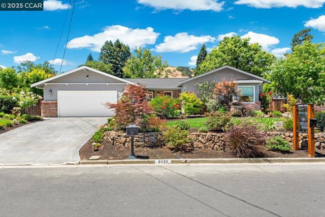 3121 Del Oceano Dr, Lafayette CA: https://media.crmls.org/mediaz/bc00f6dc-3a19-4352-af98-bb2f5793db66.jpg
