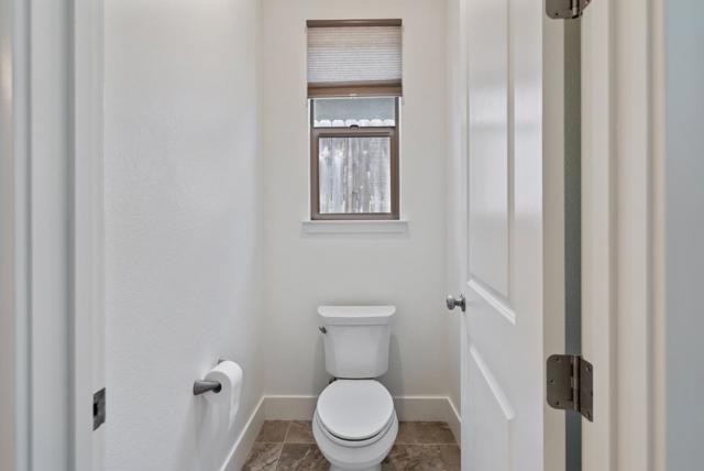 1621 Castlerock Drive, Hollister CA: https://media.crmls.org/mediaz/bc016c66-9463-4aea-a6a3-9dac6b009457.jpg