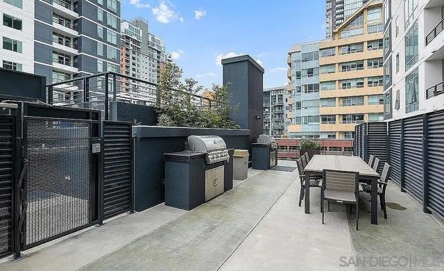 425 W Beech St, San Diego CA: https://media.crmls.org/mediaz/bc01f17c-753d-4224-ab23-f7de7c45650b.jpg